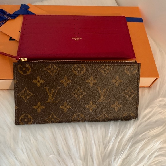Louis Vuitton Handbags - 🍒 Louis Vuitton Pochette Felicie Inserts 🍒